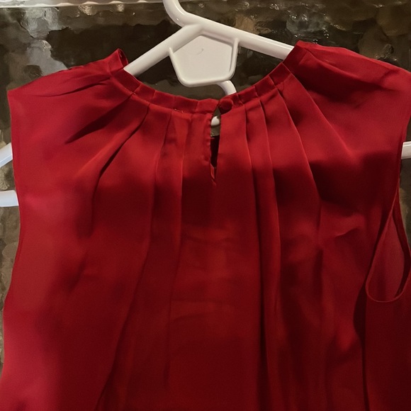 Ann Taylor LOFT Blouse Top Shirt Petite MPet Red Abstract Sleeveless - Picture 3 of 4